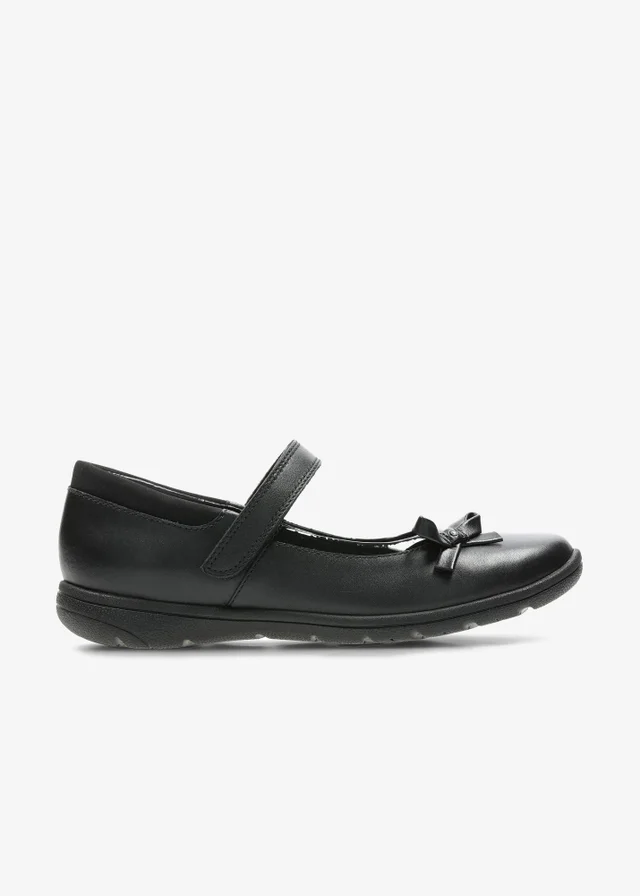 Clarks School Girls Black Venture Star Leather Narrow