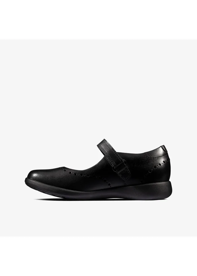 Clarks School Girls Black Etch Craft Kid Leather Standard