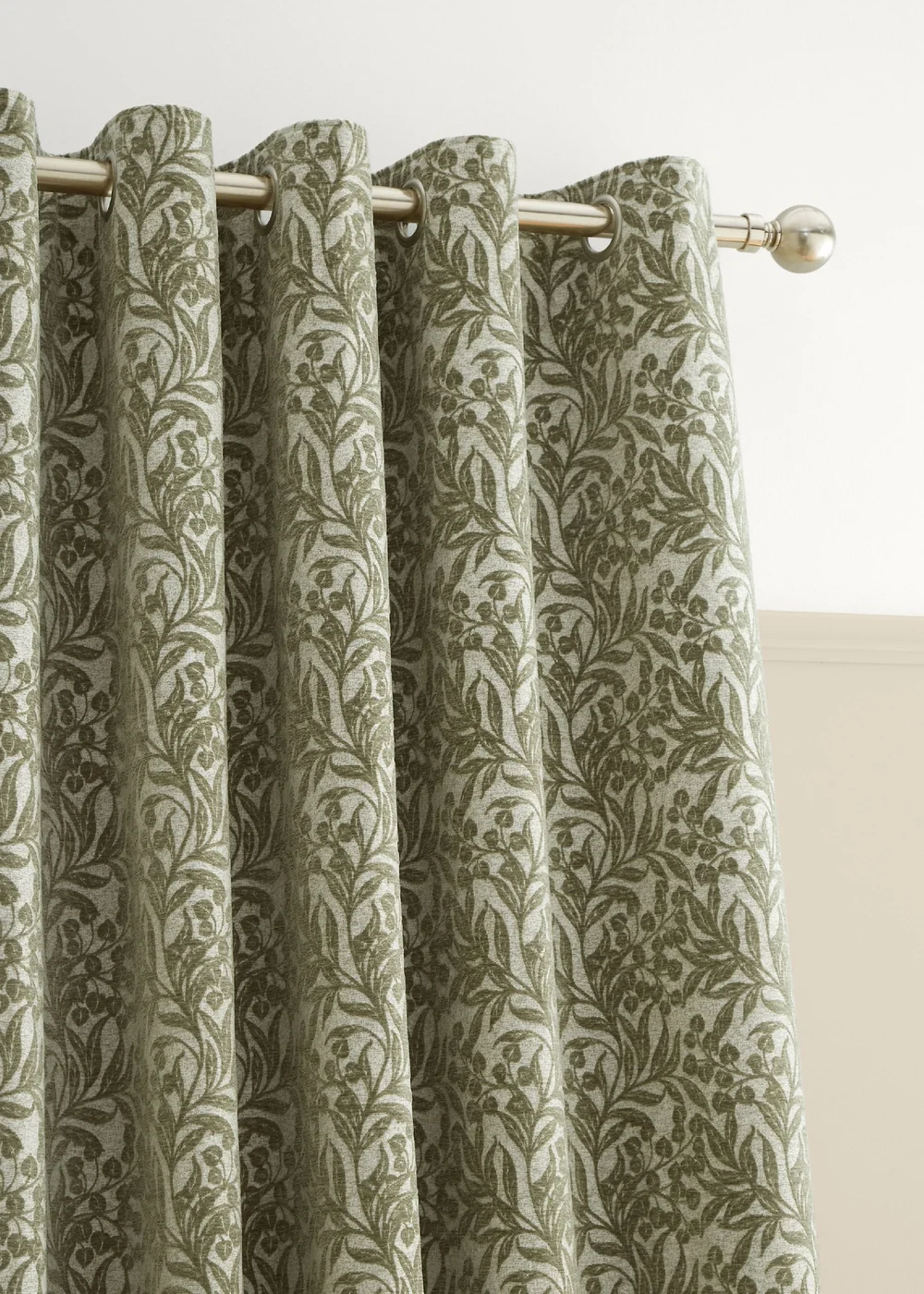 Bianca Fine Linens Chenille Leaves Lined Eyelet Curtains Green - 66W X 90D (168x228cm) Image 3