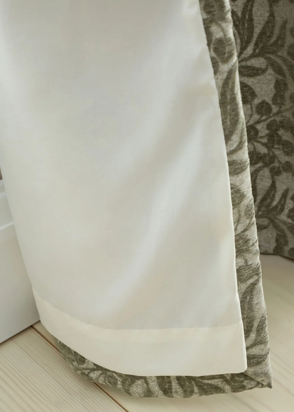 Bianca Fine Linens Chenille Leaves Lined Eyelet Curtains Green - 66W X 90D (168x228cm) Image 5