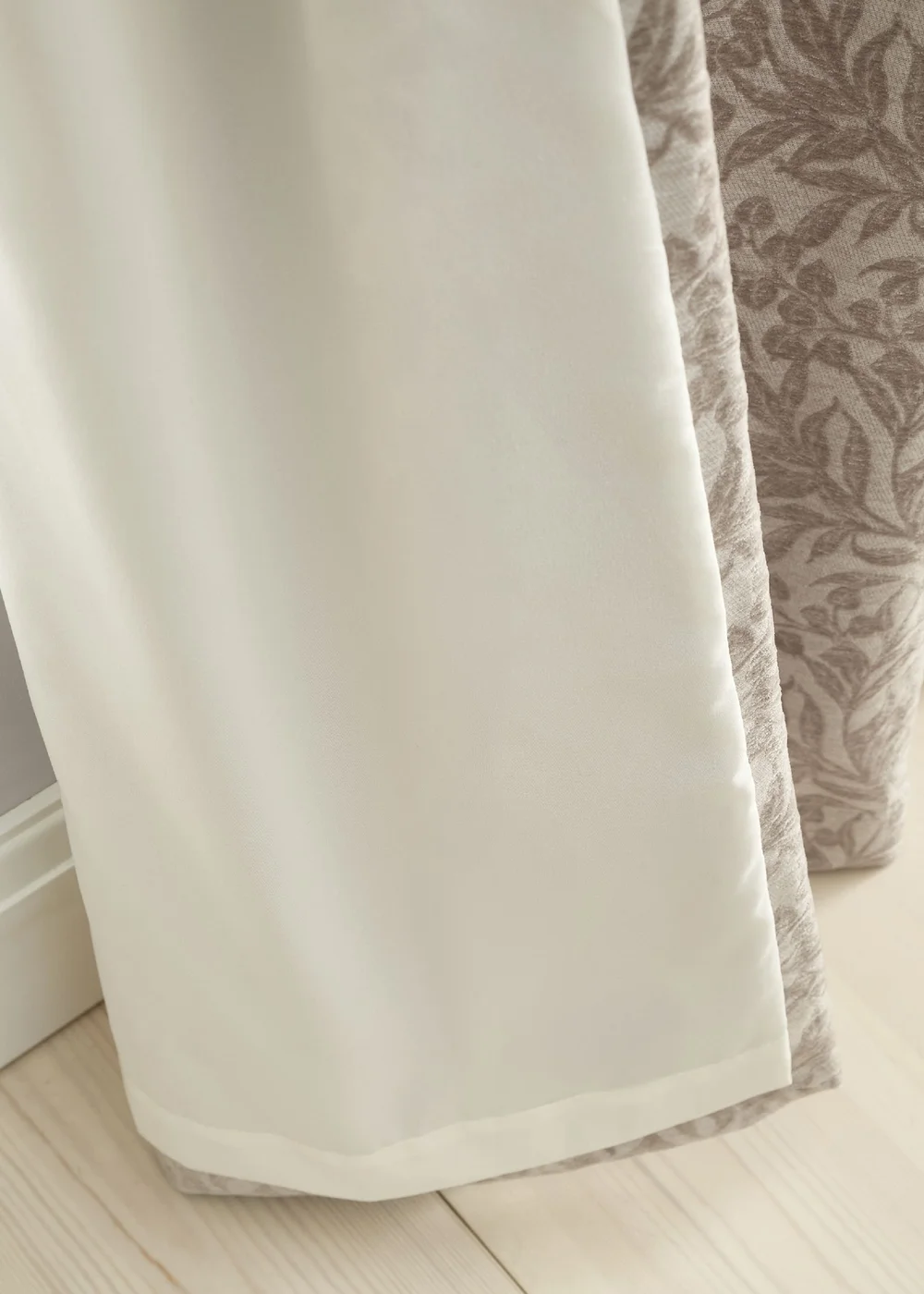 Bianca Fine Linens Chenille Leaves Lined Eyelet Curtains Natural - 66W X 72D (168x183cm) Image 5
