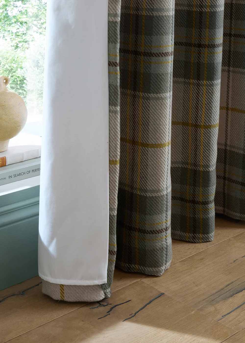 Catherine Lansfield Brushed Woven Glencoe Check Thermal Eyelet Door Panel Green - 66W X 84D (168x213 Image 4