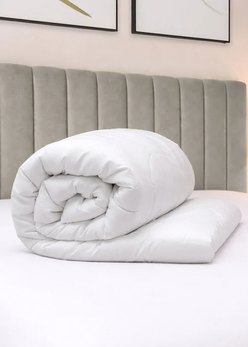 Bianca Fine Linens Super Soft Microfibre 13.5 tog Duvet White - Single Image 1