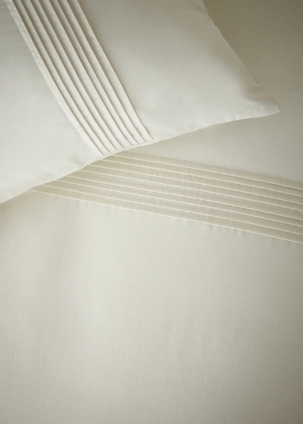 Catherine Lansfield Pintuck Easy Iron Percale Duvet Cover Set Cream - Super king Image 3