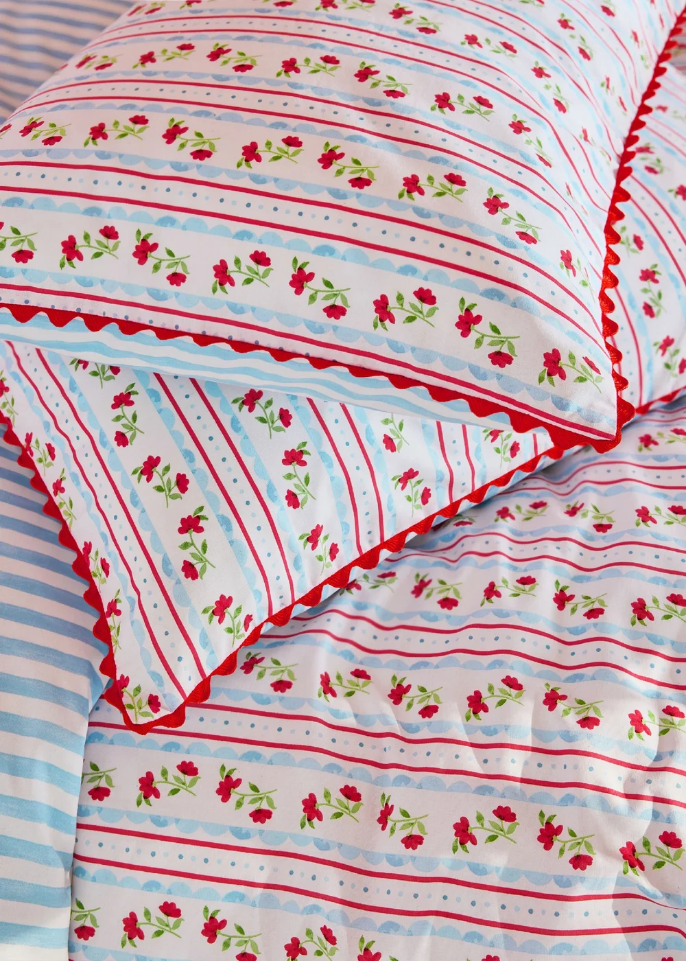 Cath Kidston Treasure Floral Stripe Reversible Cotton Duvet Cover Set Red / Navy - Single Image 4