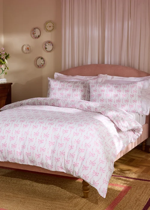 Cath Kidston Ribbon & Bows Reversible Cotton Duvet Cover Set White / Pink - Single Image 1