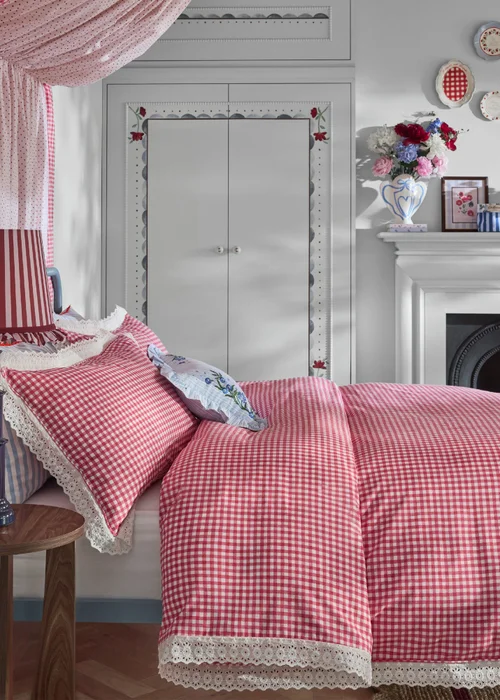 Cath Kidston Painted Gingham Lace Reversible Cotton Duvet Cover Set Red - Single Image 2