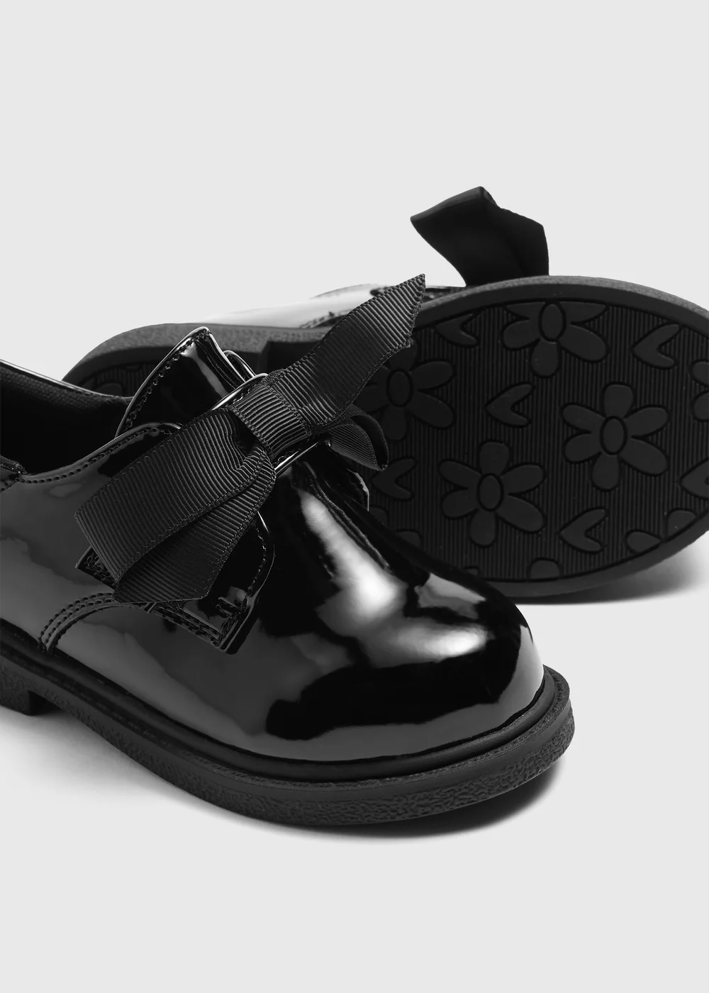 Girls Black Patent Bow Brogue (Younger 6-12) - Size 6 Infants Image 2