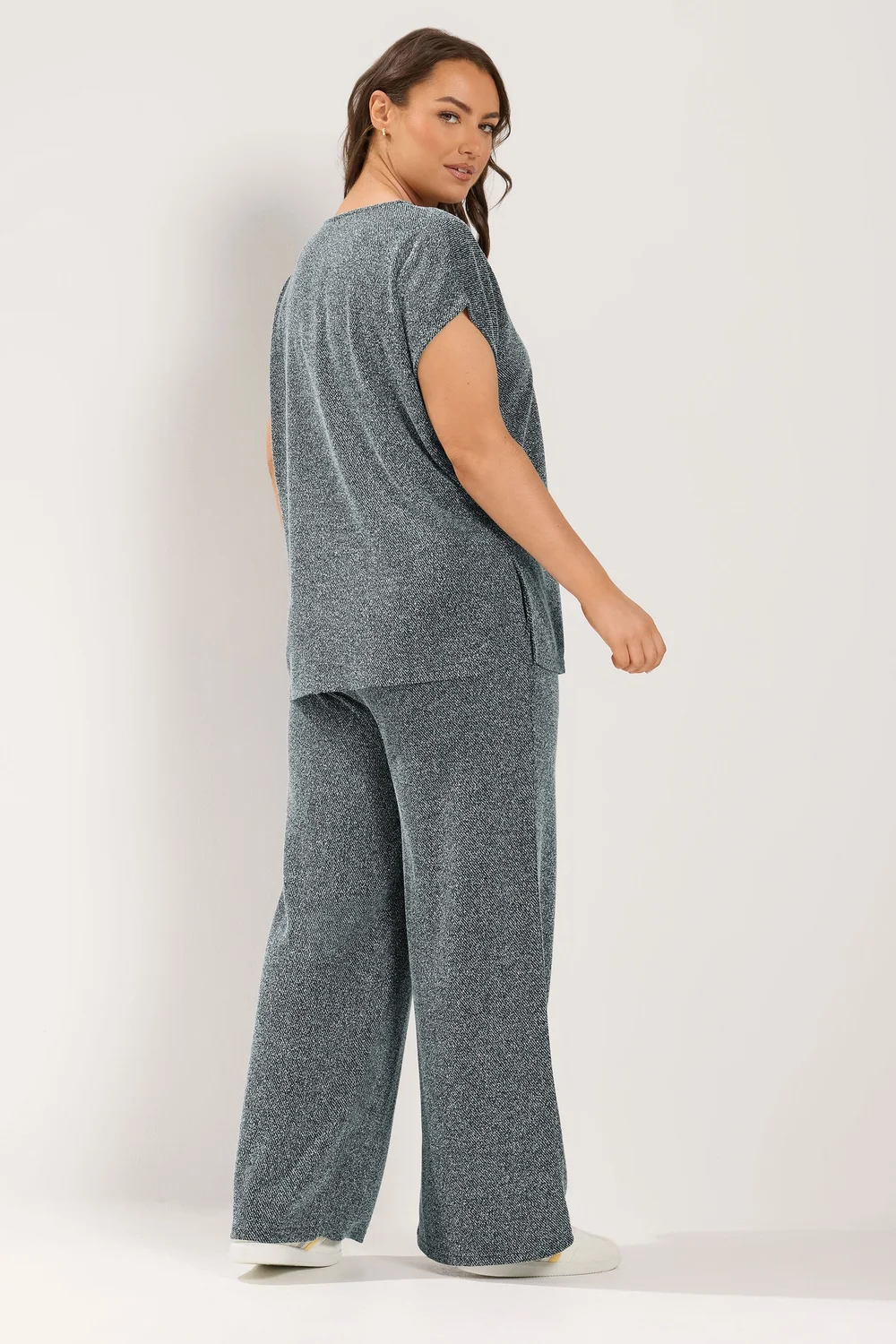 Yours Curve Grey V-Neck Top - 26-28 Image 4