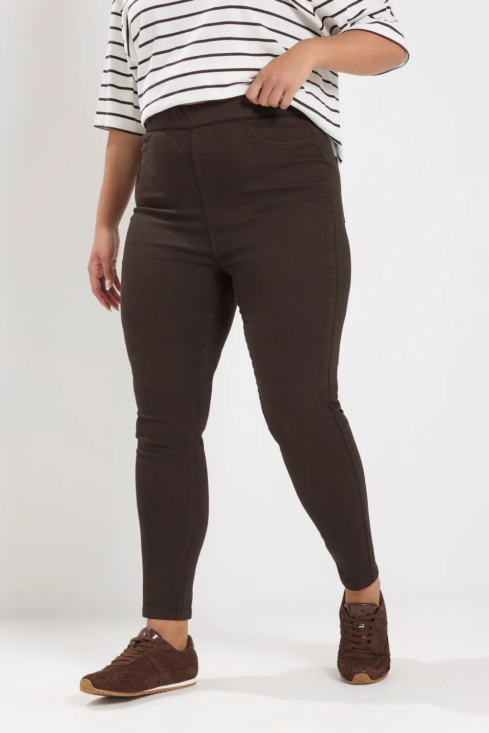 Yours Curve Chocolate Brown Pull On Grace Jeggings - 20 Image 1
