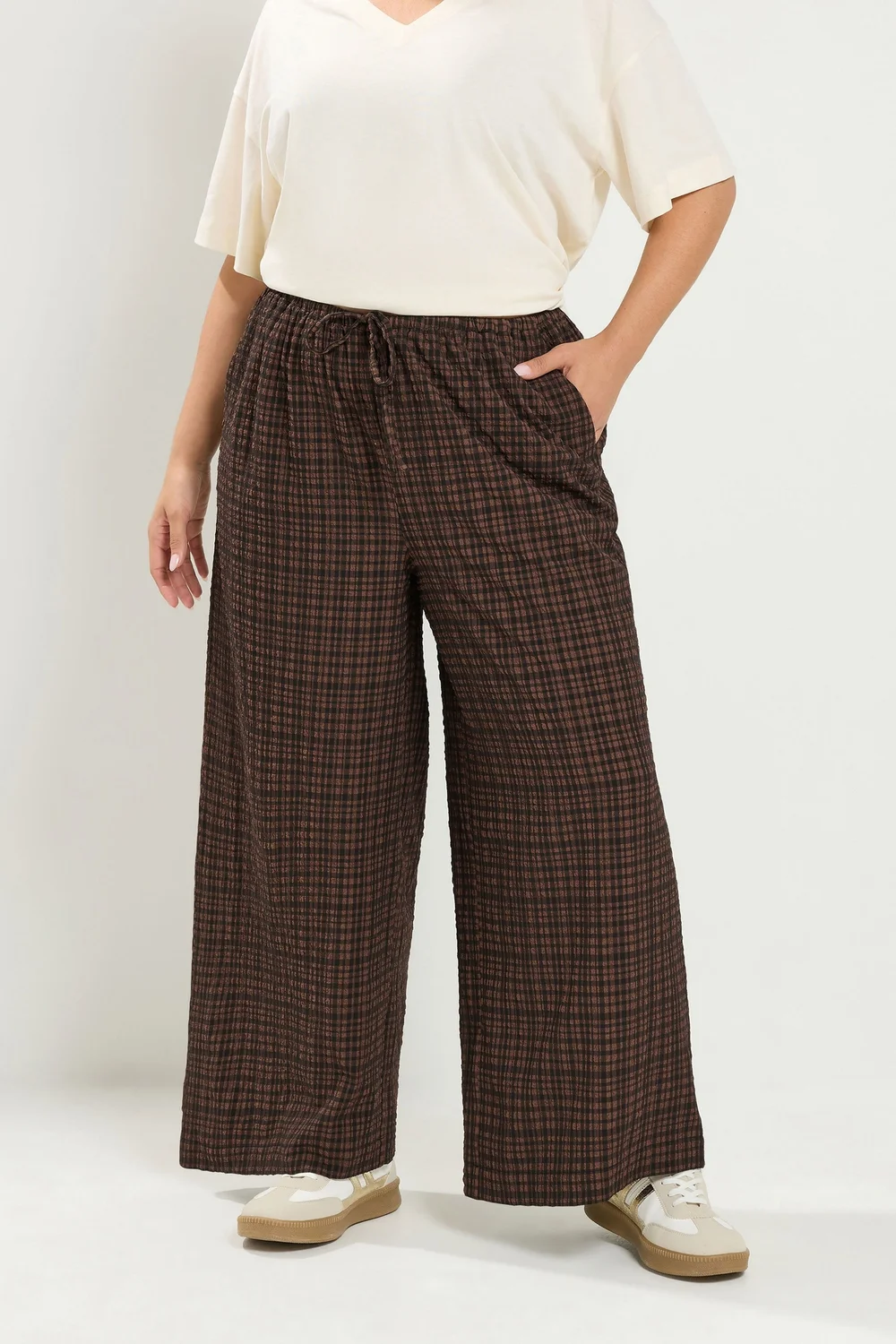 Yours Curve Chocolate Brown Gingham Wide Leg Texture Trousers - 16/L30 Image 1