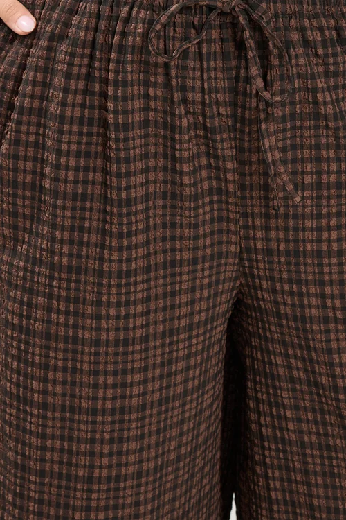 Yours Curve Chocolate Brown Gingham Wide Leg Texture Trousers - 16/L30 Image 4