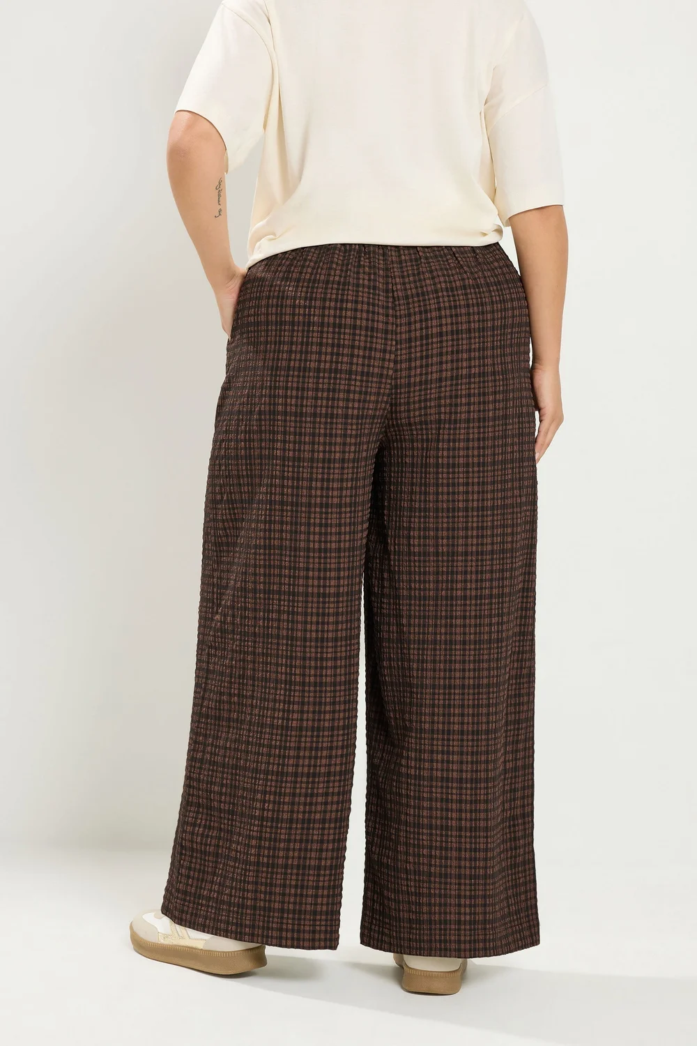 Yours Curve Chocolate Brown Gingham Wide Leg Texture Trousers - 16/L30 Image 3