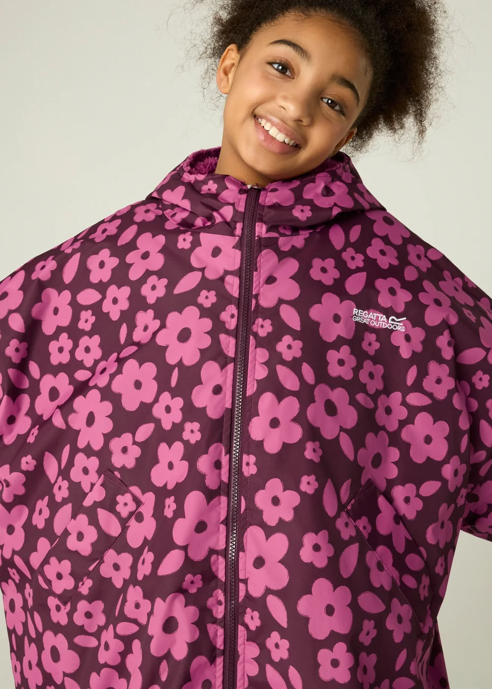 Regatta Pink Junior Waterproof Changing Robe (3-13 years) - 3-5 Yrs Image 4