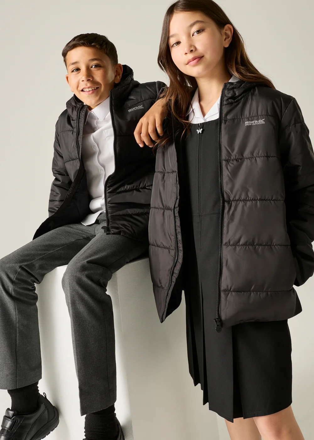Regatta Black Halkner Thermoguard Insulated Jacket (3-13 years) - 9-10 Yrs Image 1