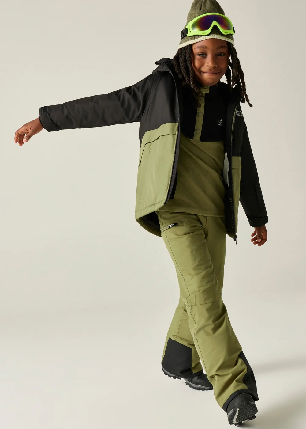 Dare 2b Black/Green Wing It Waterproof Jacket (3-13 years) - 13 Yrs Image 2