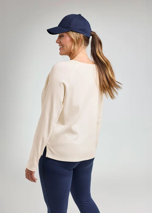 CT Active Cloud Long Sleeve Raglan Top - XL Image 3