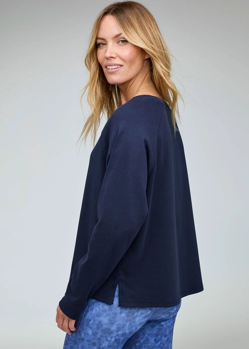 CT Active Dark Sky Long Sleeve Raglan Top - XL Image 3