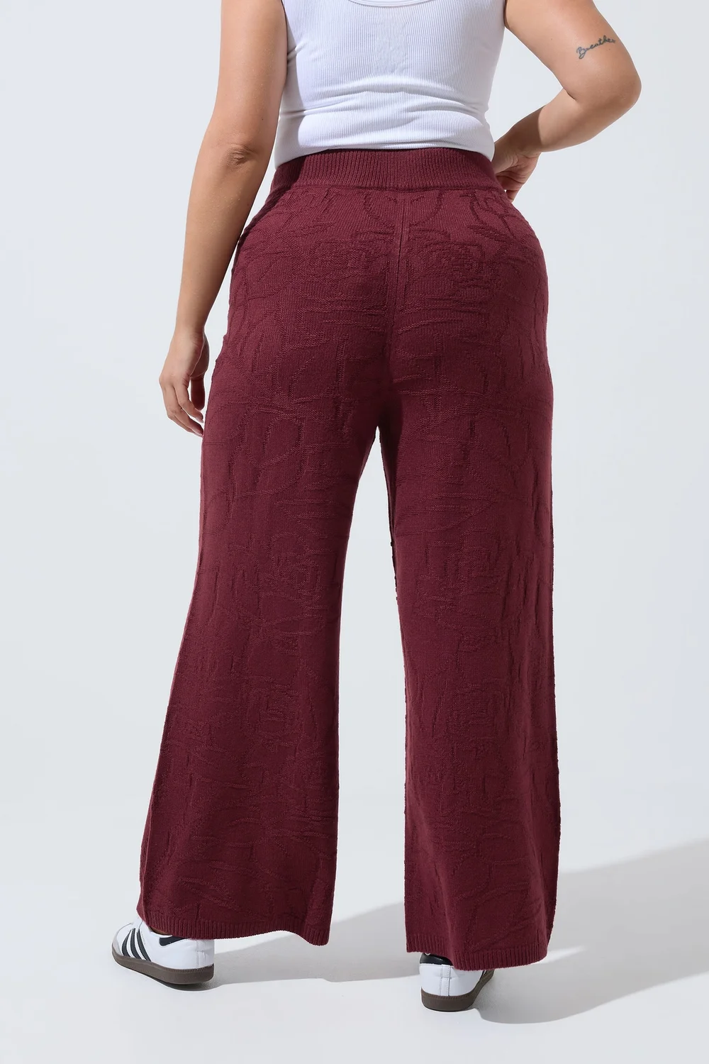 Yours Limited Collection Curve Red Rose Jacquard Knitted Trousers - 14-16 Image 3