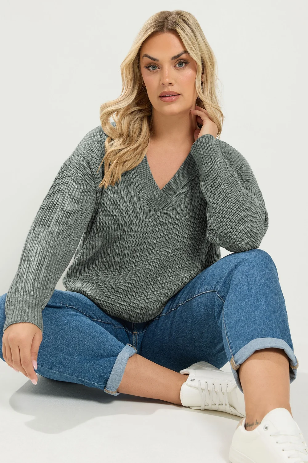 Yours Plus Size Grey V-Neck Knitted Jumper - 26-28 Image 2