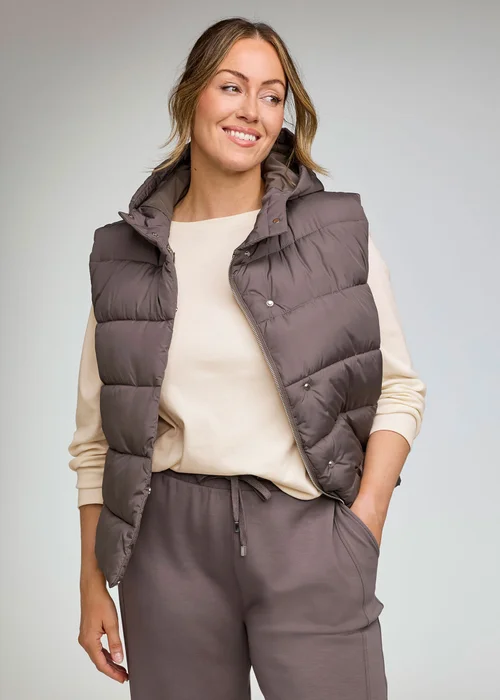 CT Active Dusty Mink Quilted Gilet With Pockets - 14 Image 1