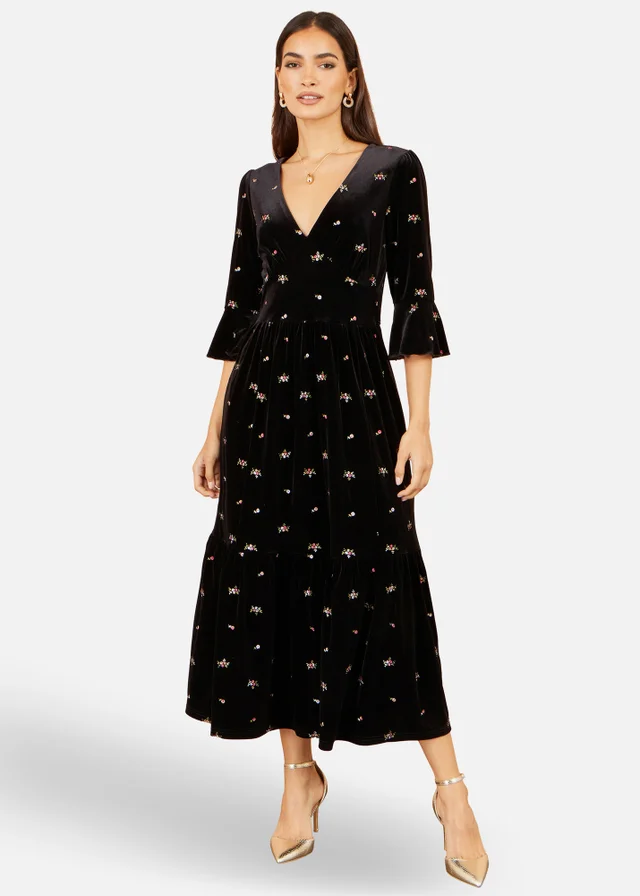 Yumi Black Velvet Embroidered Midi Dress