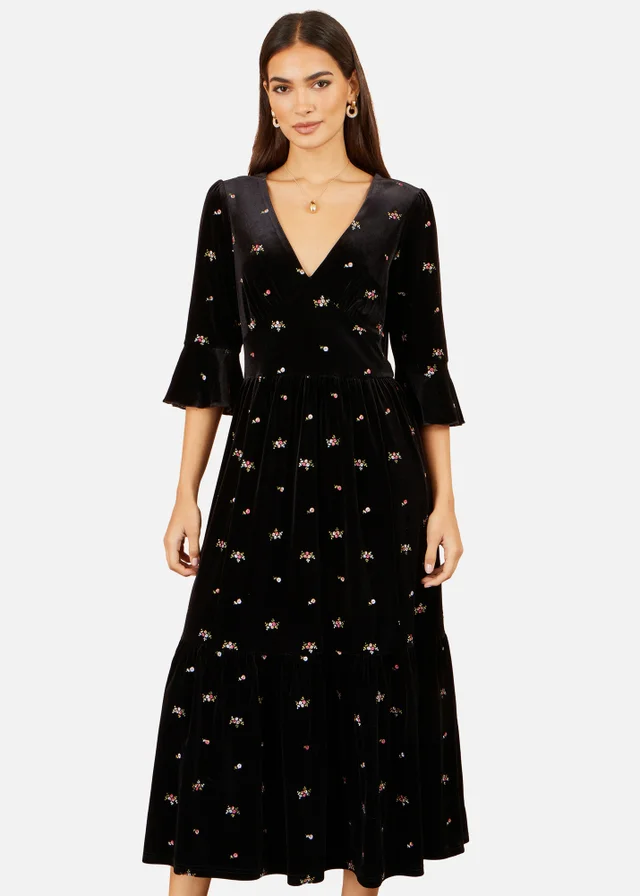 Yumi Black Velvet Embroidered Midi Dress