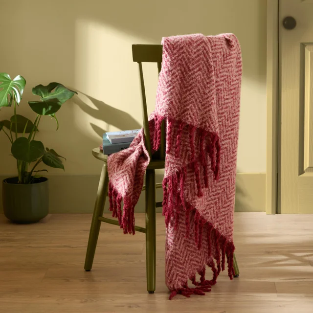 Furn Tweedie 130x180 Brushed Herringbone Throw Pink/Burgundy