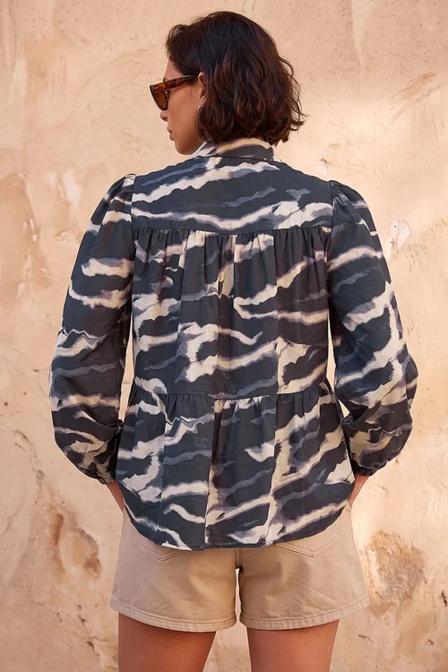 Roman Grey Abstract Print Tiered Shirt - 16 Image 2
