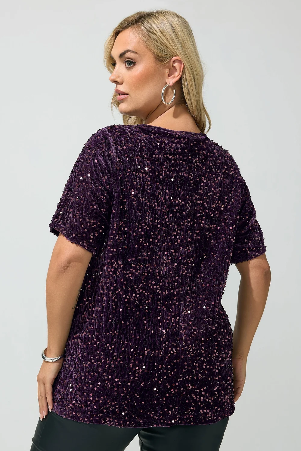 Yours London Curve Purple Sequin Velvet T-Shirt - 26-28 Image 4