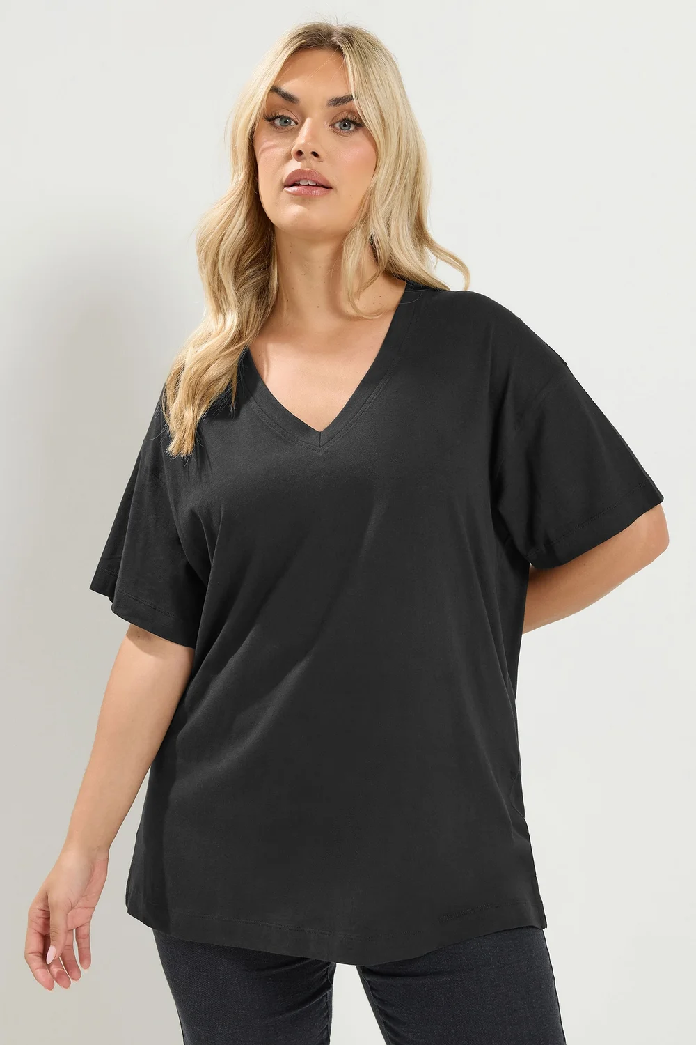 Yours Curve Black V-neckline Longline T-Shirt - 26-28 Image 1