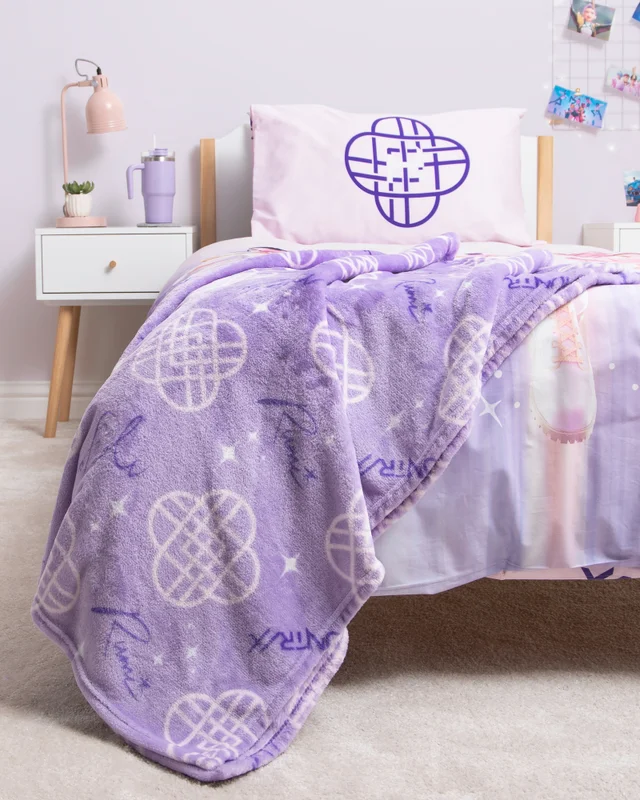 K-Pop Demon Hunters Golden Fleece Blanket