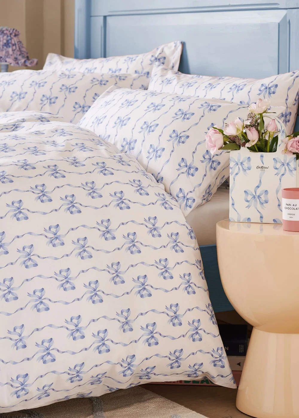 Cath Kidston Ribbon & Bows Reversible Cotton Duvet Cover Set White / Blue - Double Image 1
