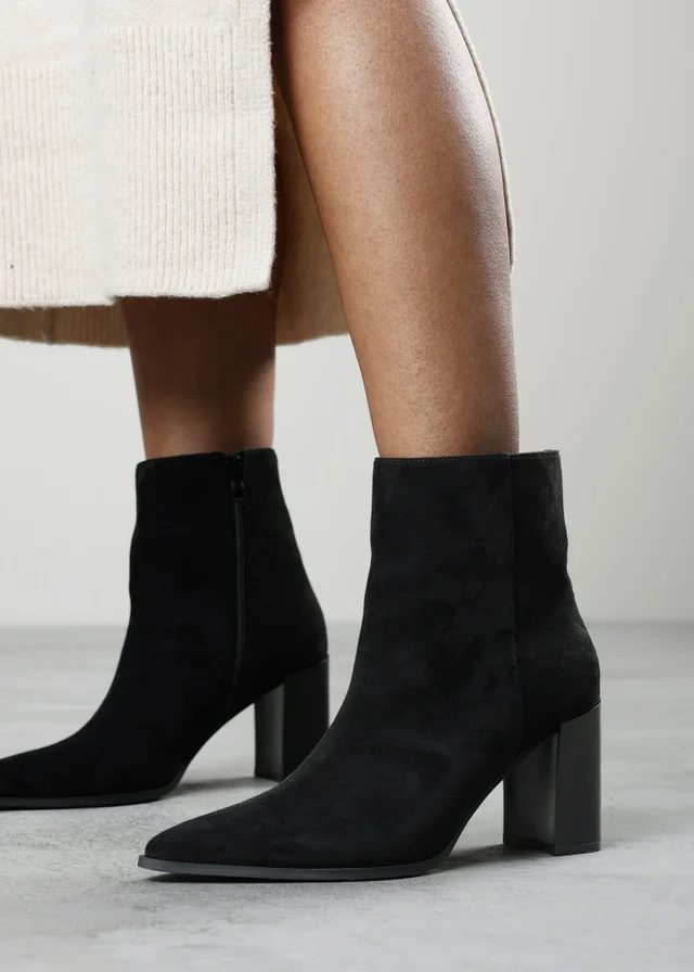 Where's That From Daryna Black Stacked Heel Pointed Ankle Boot