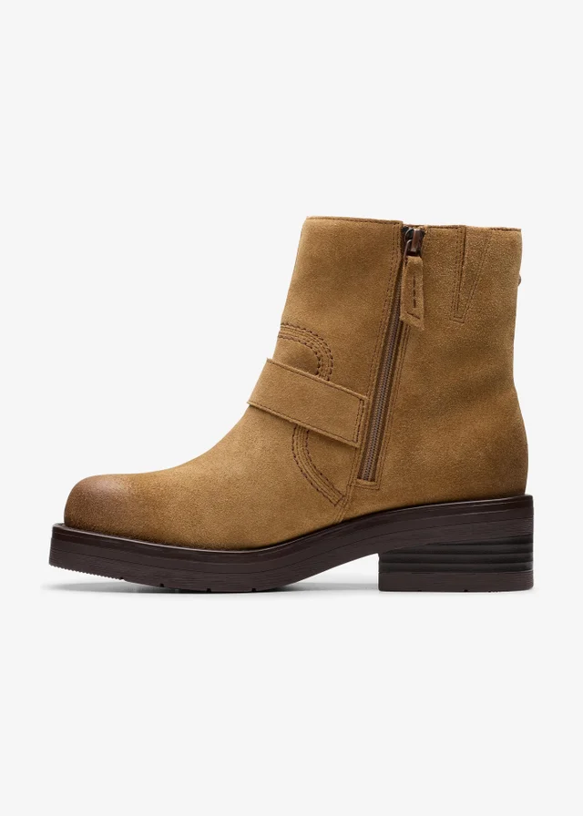 Clarks Womens Brown Rebelle Buckle Leather Standard