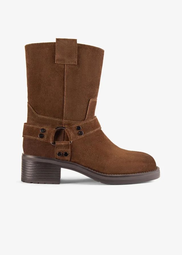 Clarks Womens Brown Chai Bliss Suede Standard