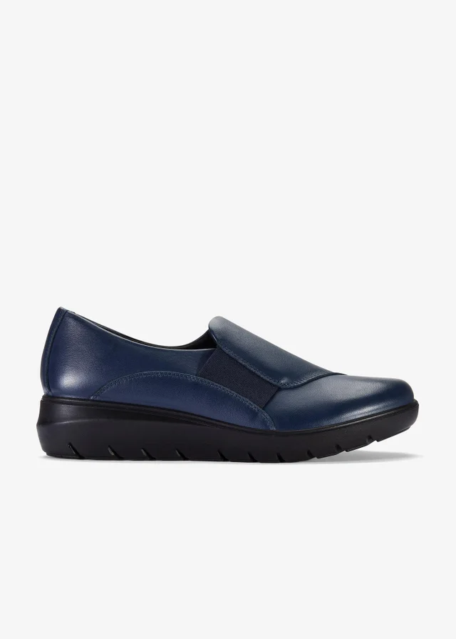 Clarks Womens Blue Un Bay Step Leather Standard