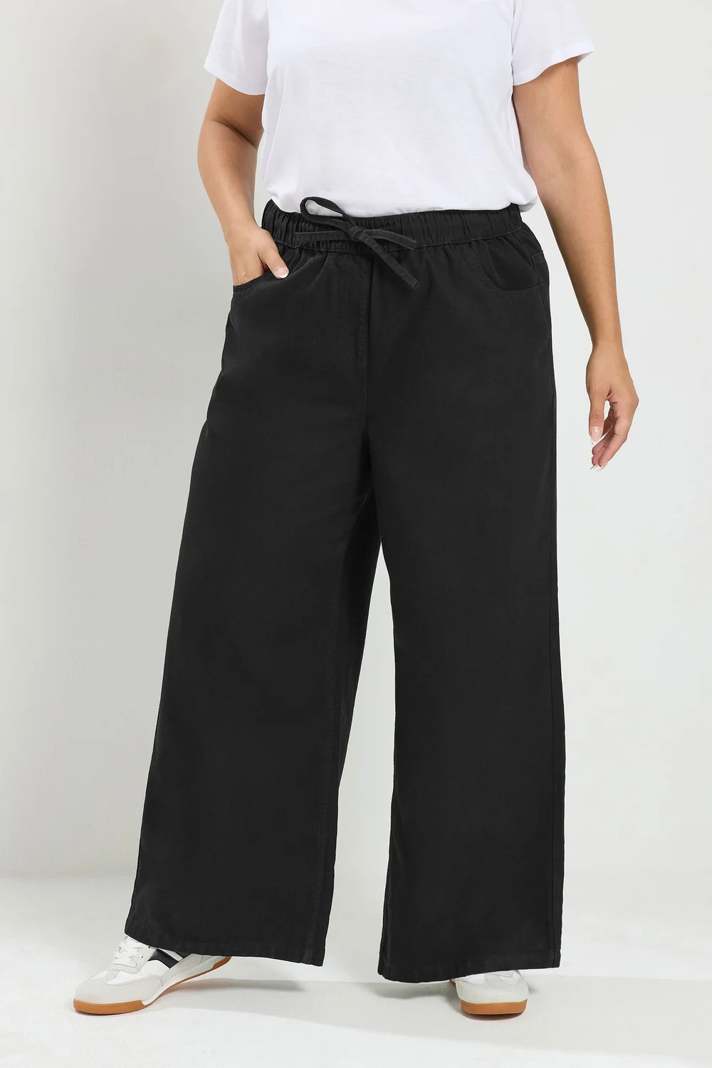 Yours Curve Black Pull On Jeans - 28/L28 Image 1