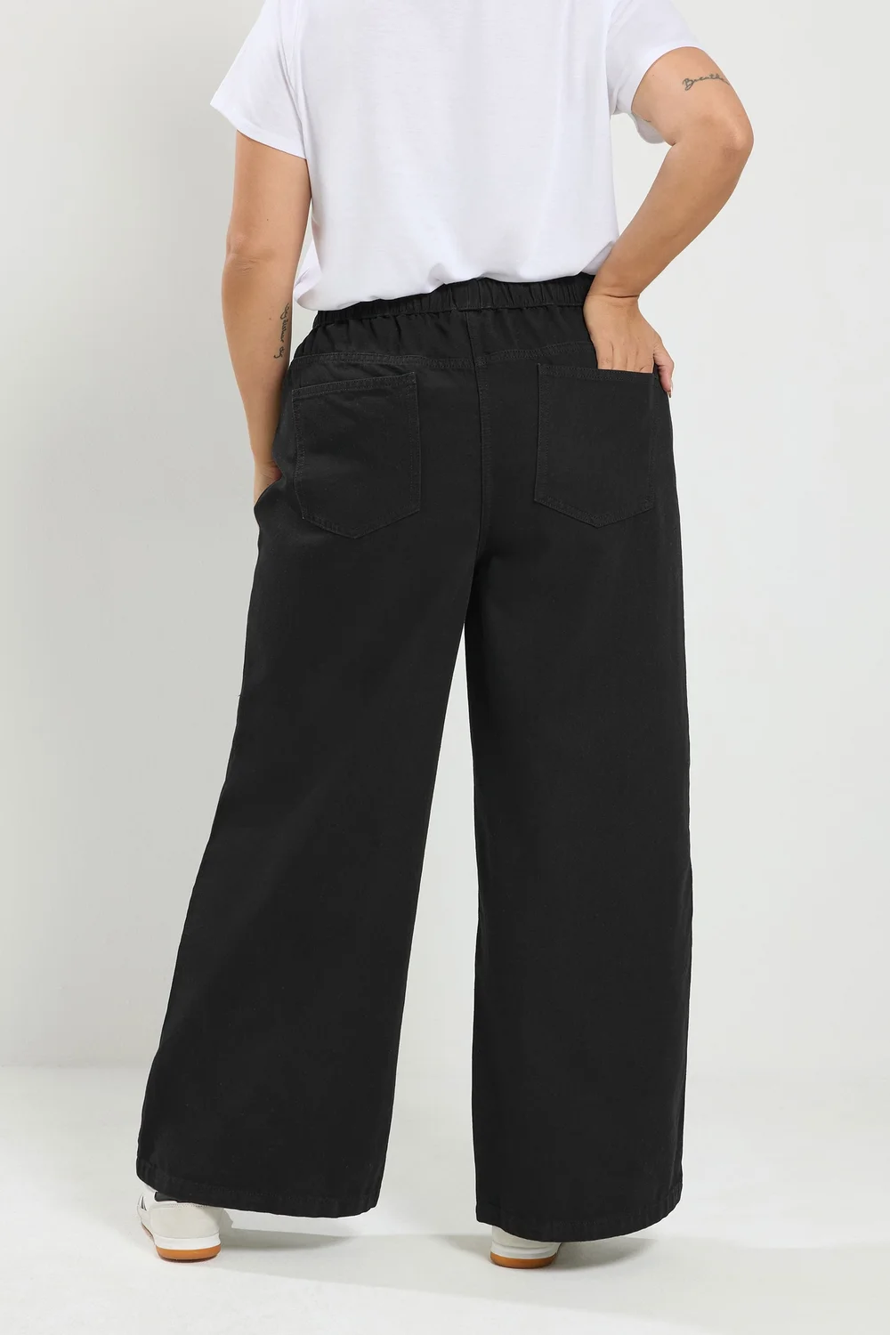 Yours Curve Black Pull On Jeans - 28/L28 Image 3