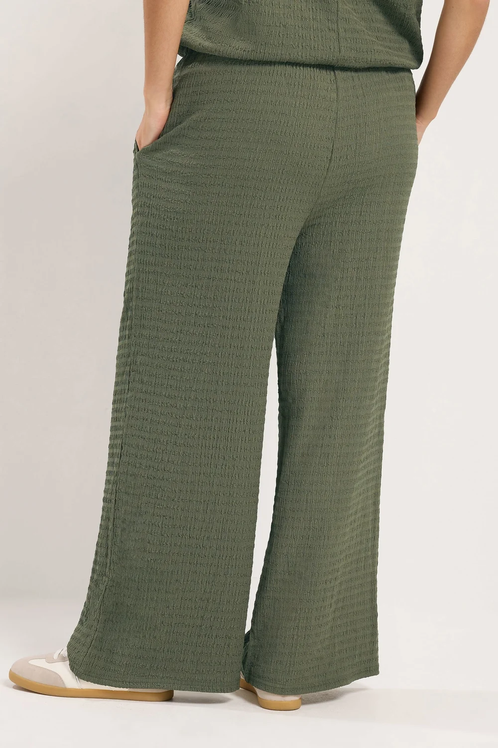 Yours Curve Khaki Green Wide Leg Crinkle Trousers - 22-24/L30 Image 4