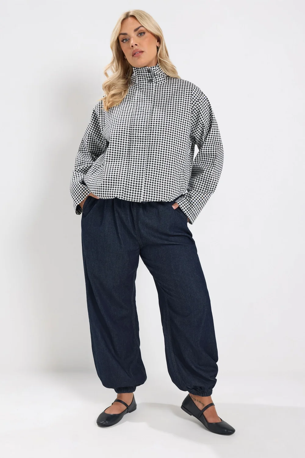 Yours Curve Indigo Blue Balloon Jeans - 12 Image 2