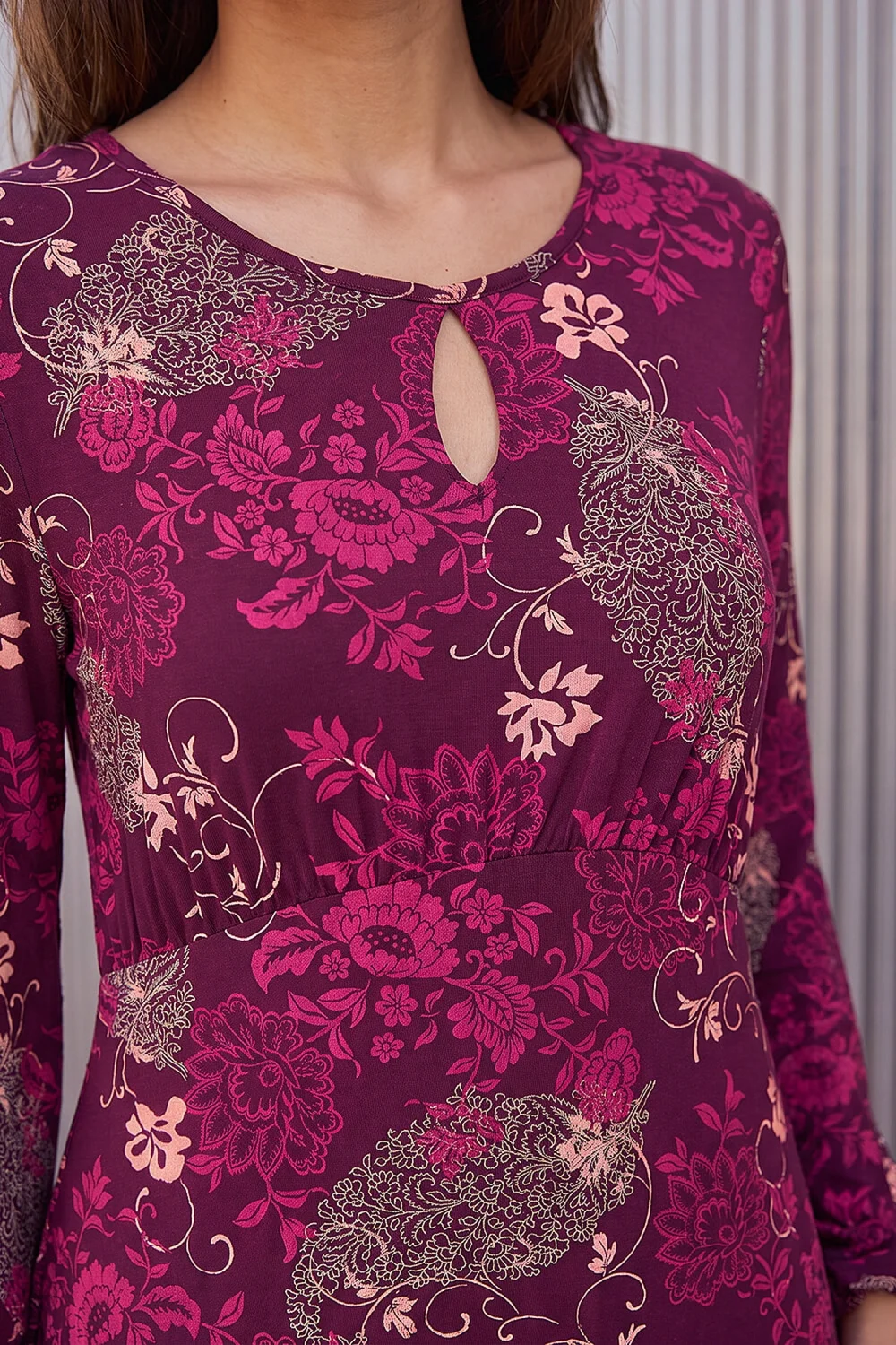 Roman Wine Floral Keyhole Dress - 16 Image 4