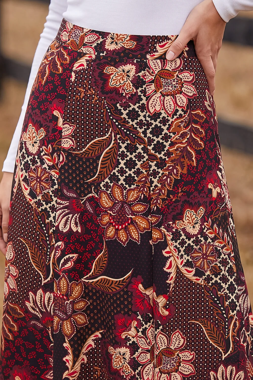 Roman Red Floral Paisley Print Skirt - 16 Image 4