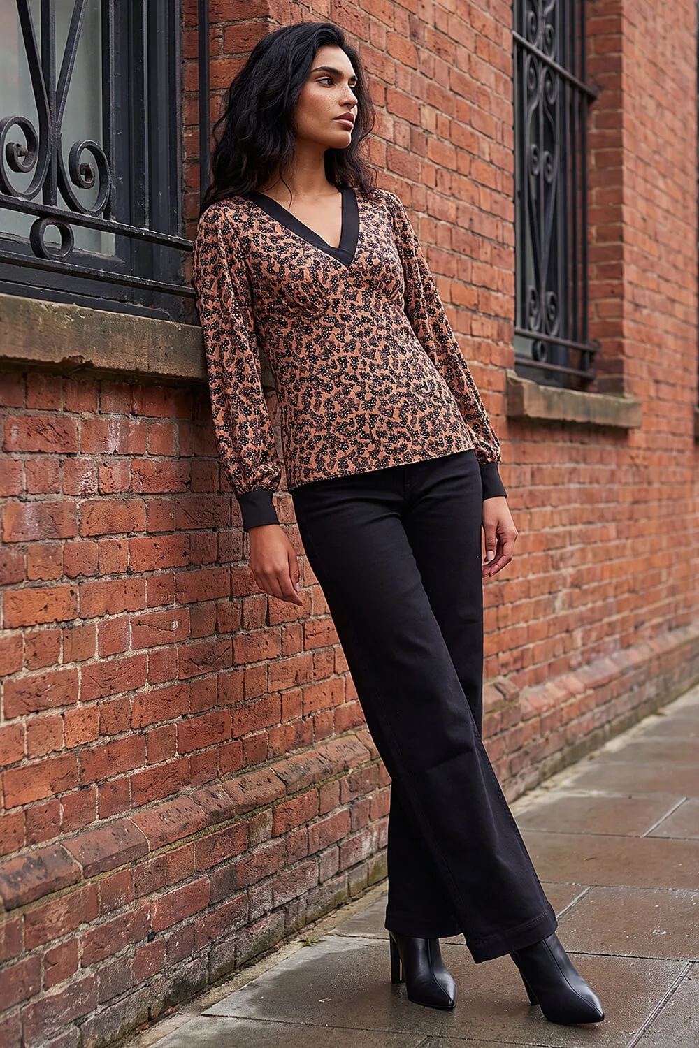 Roman Natural Ditsy Floral Contrast Neck Top - 14 Image 3