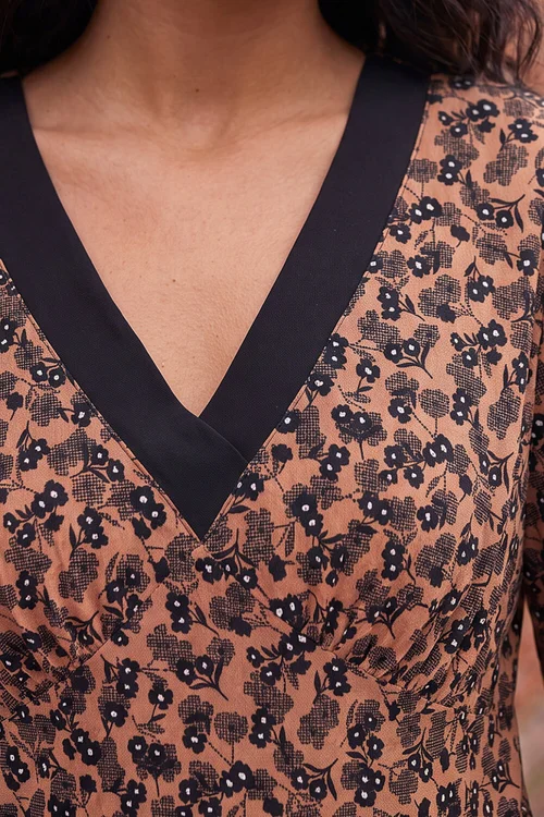 Roman Natural Ditsy Floral Contrast Neck Top - 14 Image 4