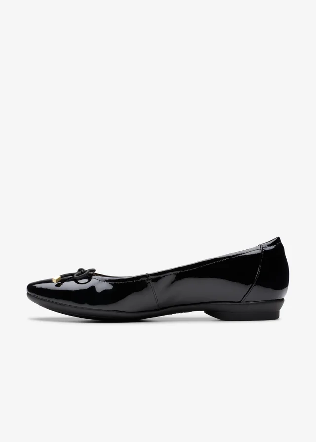 Clarks Womens Black Candra Light Leather Standard
