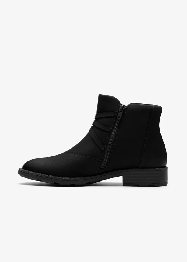 Clarks Womens Black Adalynn Faye Nubuck Standard