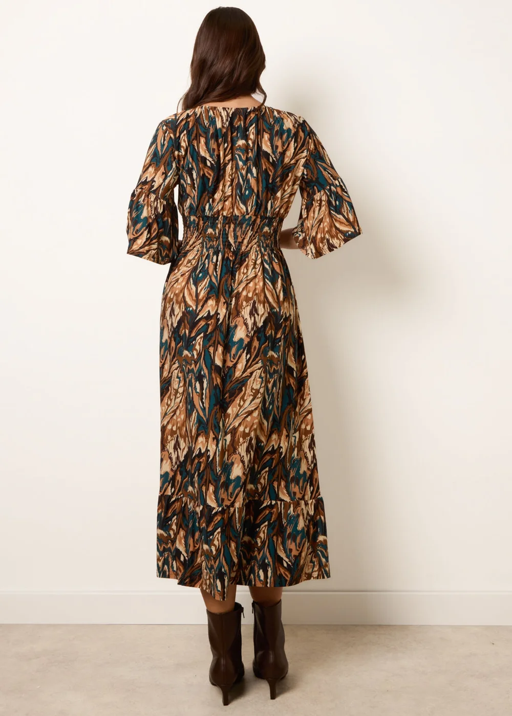 Blue Vanilla Brown Elasticated Shirred Waist V Neck Midi Dress - M/L Image 4