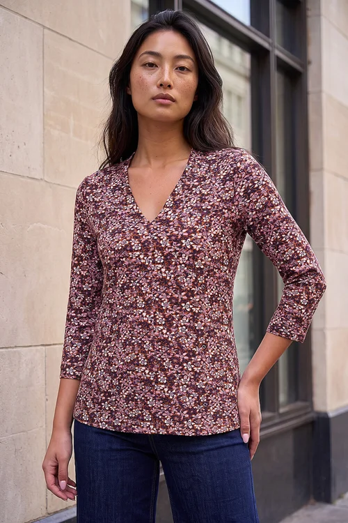 Roman Wine Petite Floral Stretch Top - 8 Image 1