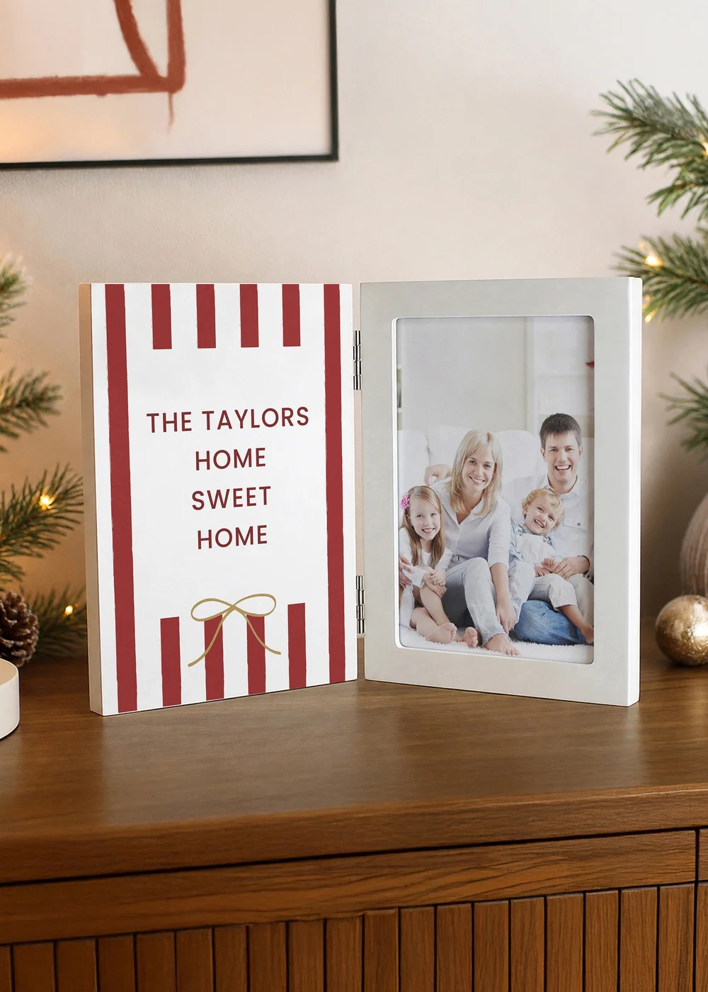 Personalised Memento Company White Candy Cane Stripe Wooden Hinged 6x4 Photo Frame - One Size Image 5
